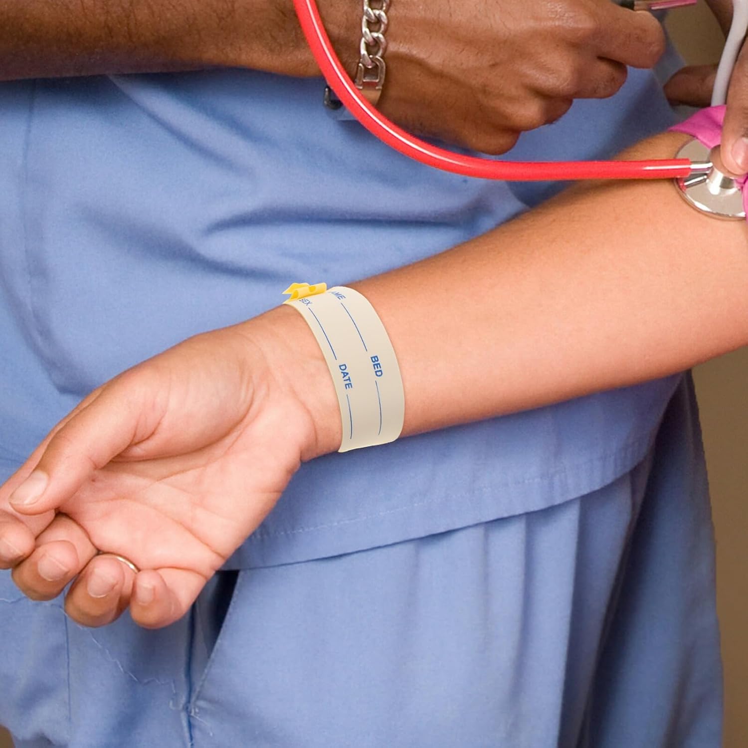 DOITOOL 100 Stück Medizinische Patienten Armbänder Wasserfestes Beschreibbares Einweg Identifikationsarmband für Erwachsene und Senioren Flexibles Krankenhausarmband zur Sicheren – Bild 6